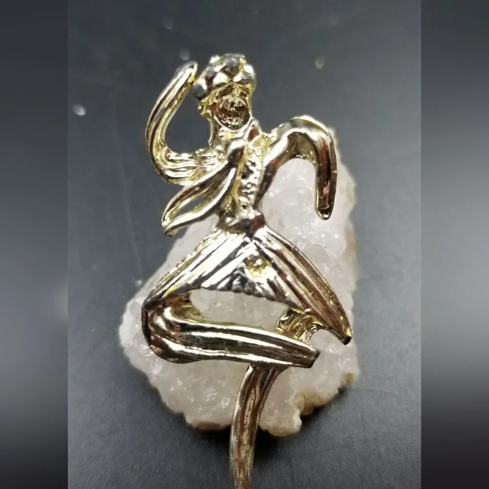 Vintage dancing man brooch. BR113 - Picture 1 of 2